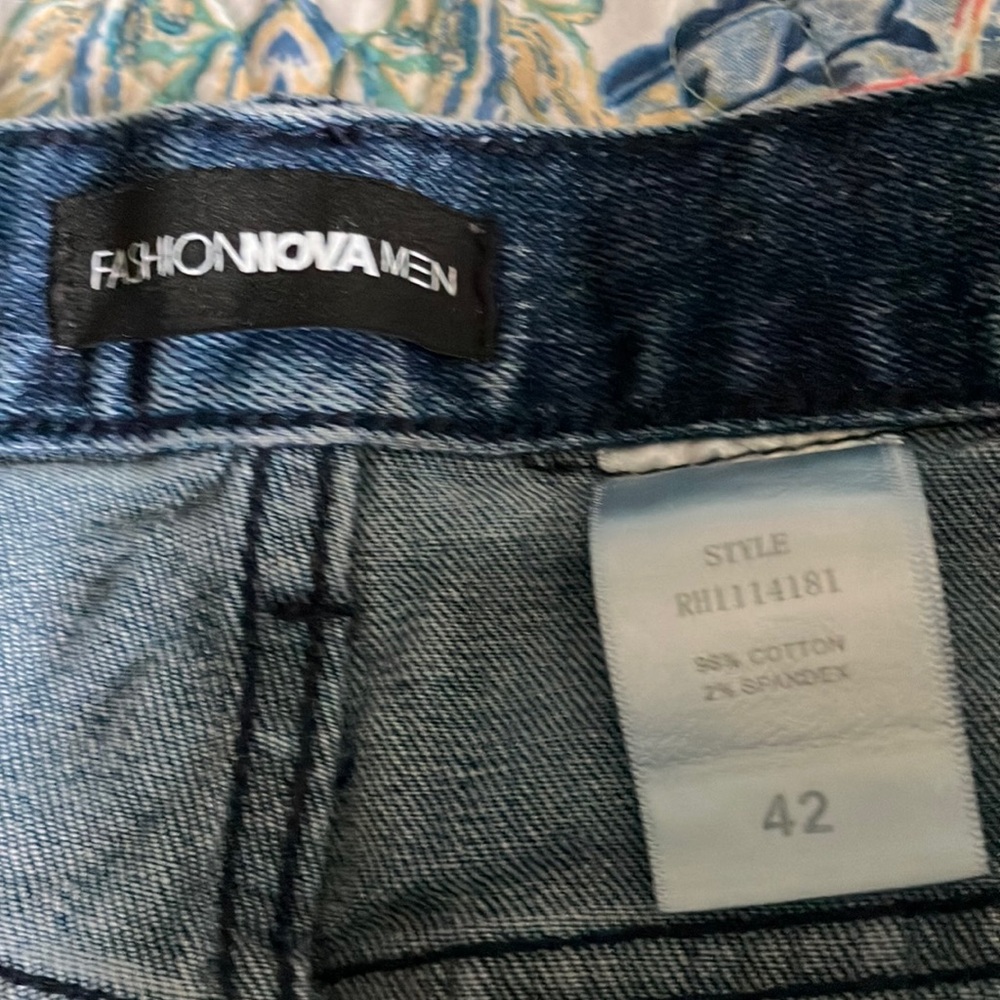 Fashion Nova Relaxed Blue Jeans with Edgy Raw Hem - Picture 4 of 10